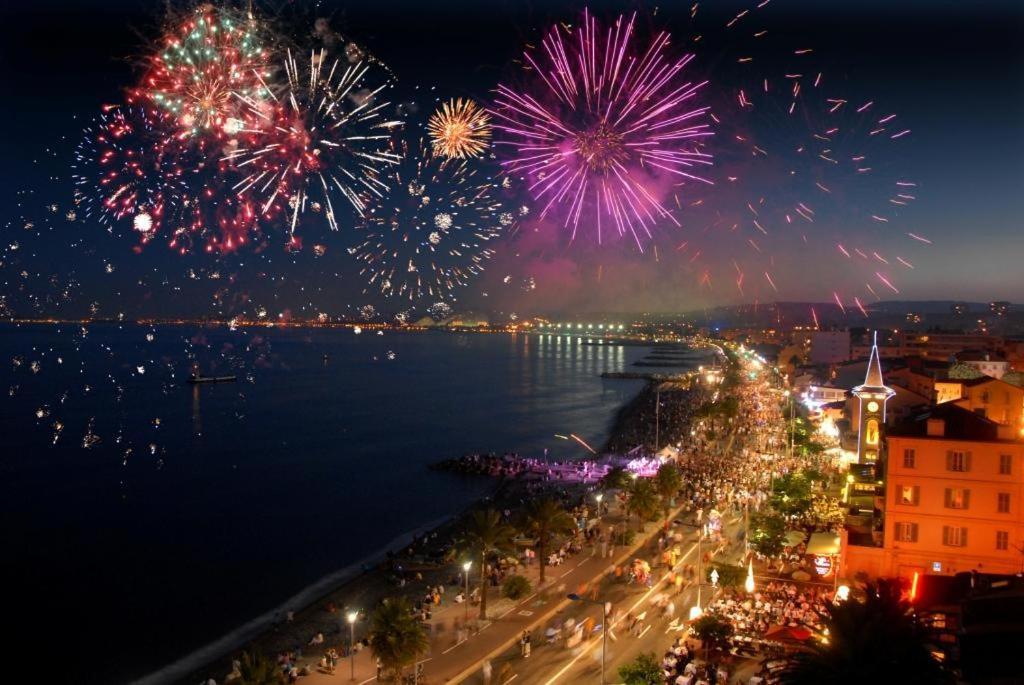 2P Entierement Climatise I Bien Insonorise I Wifi I A 300 M De La Mer I Restaurants Commerces Et Transports A 5Mn A Pied I Ideal 2 Personnes I Possibilite 4 Avec Canape Lit De Qualite I Tres Belle Douche Cagnes-sur-Mer Dış mekan fotoğraf